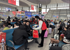 平安学问陪伴搭客回家